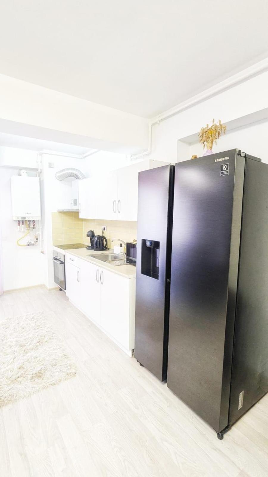 Airport Apartment 70 Squared Meters オトペニ エクステリア 写真
