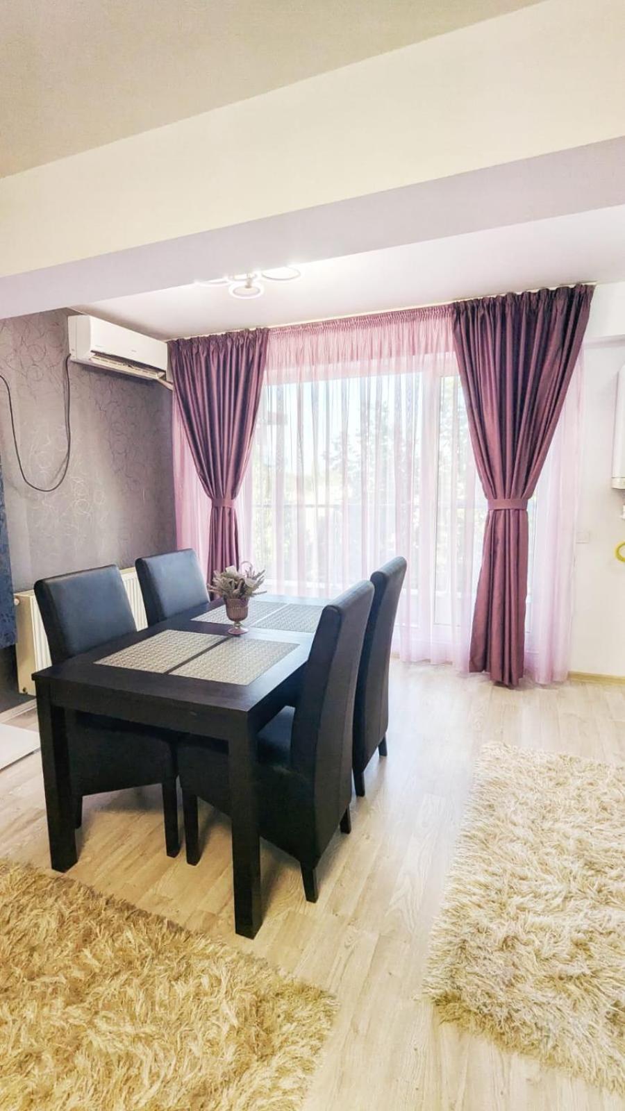 Airport Apartment 70 Squared Meters オトペニ エクステリア 写真