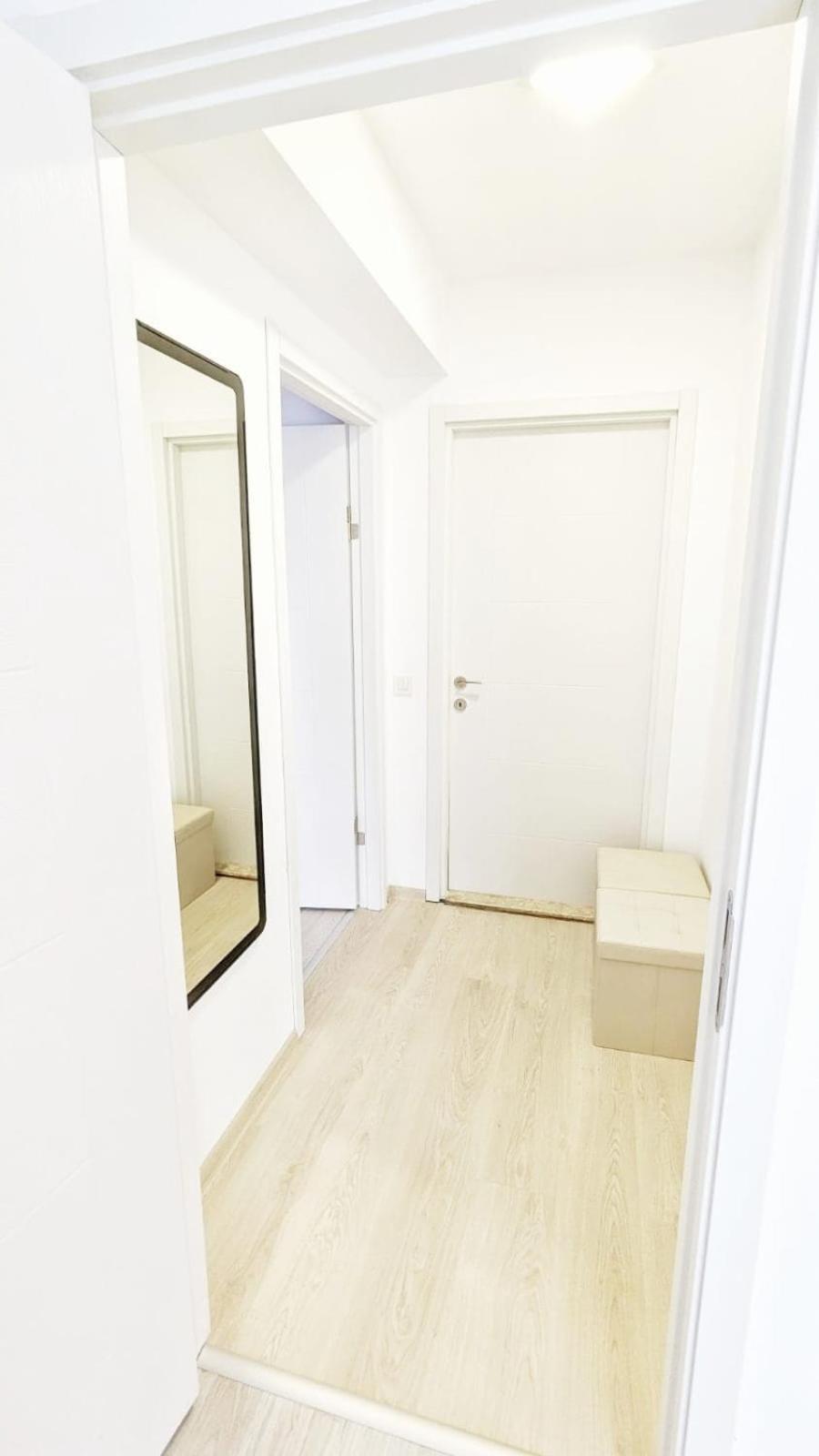 Airport Apartment 70 Squared Meters オトペニ エクステリア 写真