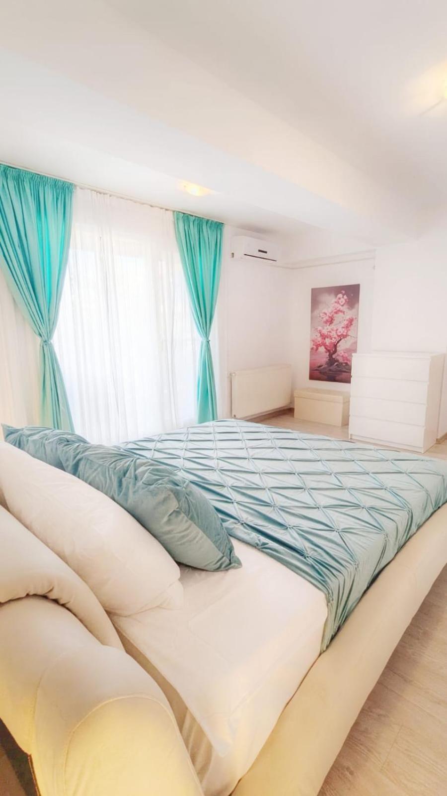 Airport Apartment 70 Squared Meters オトペニ エクステリア 写真