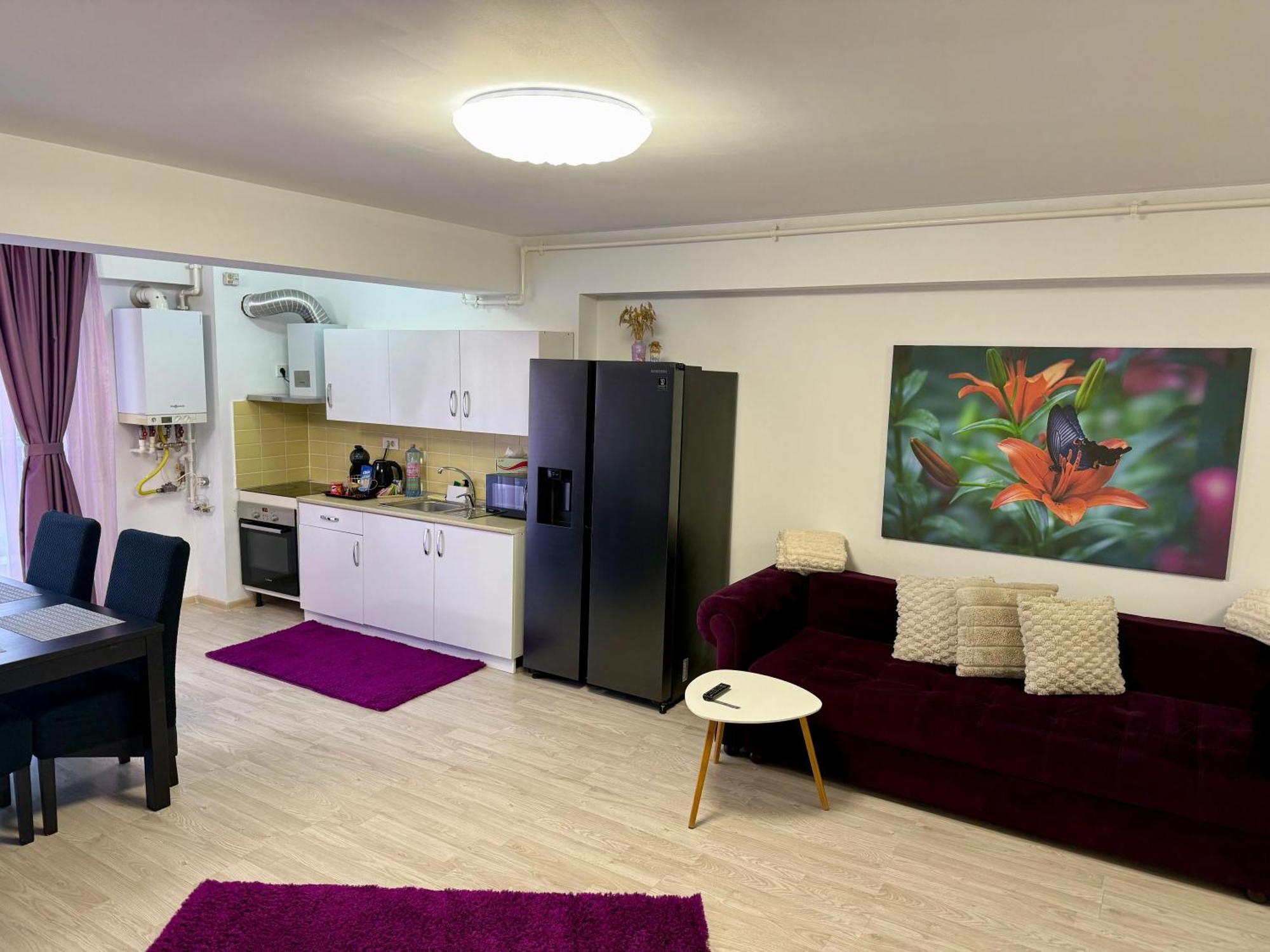 Airport Apartment 70 Squared Meters オトペニ エクステリア 写真